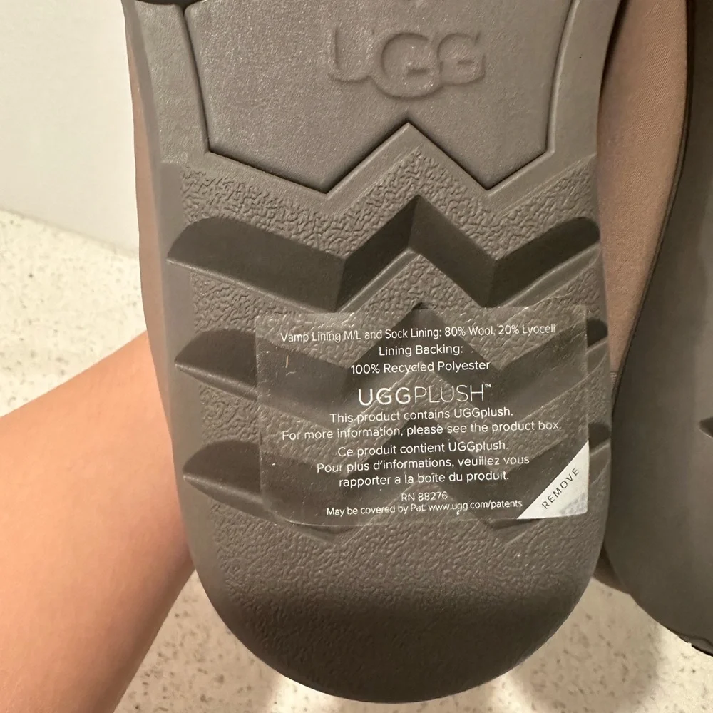 UGG - Picture 9 of 10